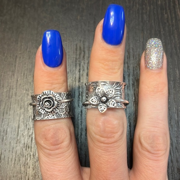 Jewelry - Flower Spinner Ring